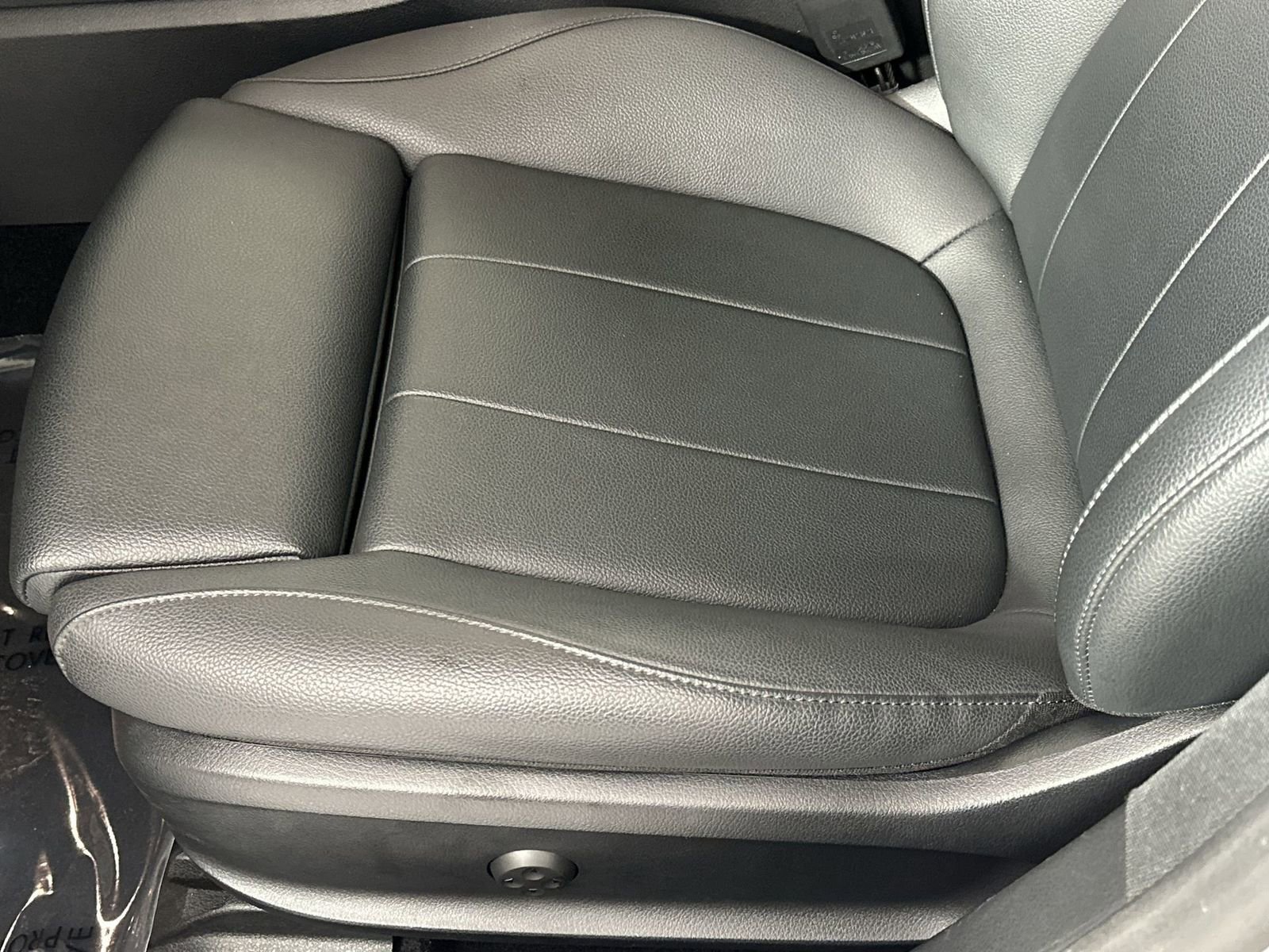 Used 2025 Mercedes-Benz CLA 250 4MATIC image 12