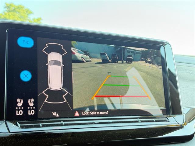 Used 2024 Volkswagen Atlas SE image 17