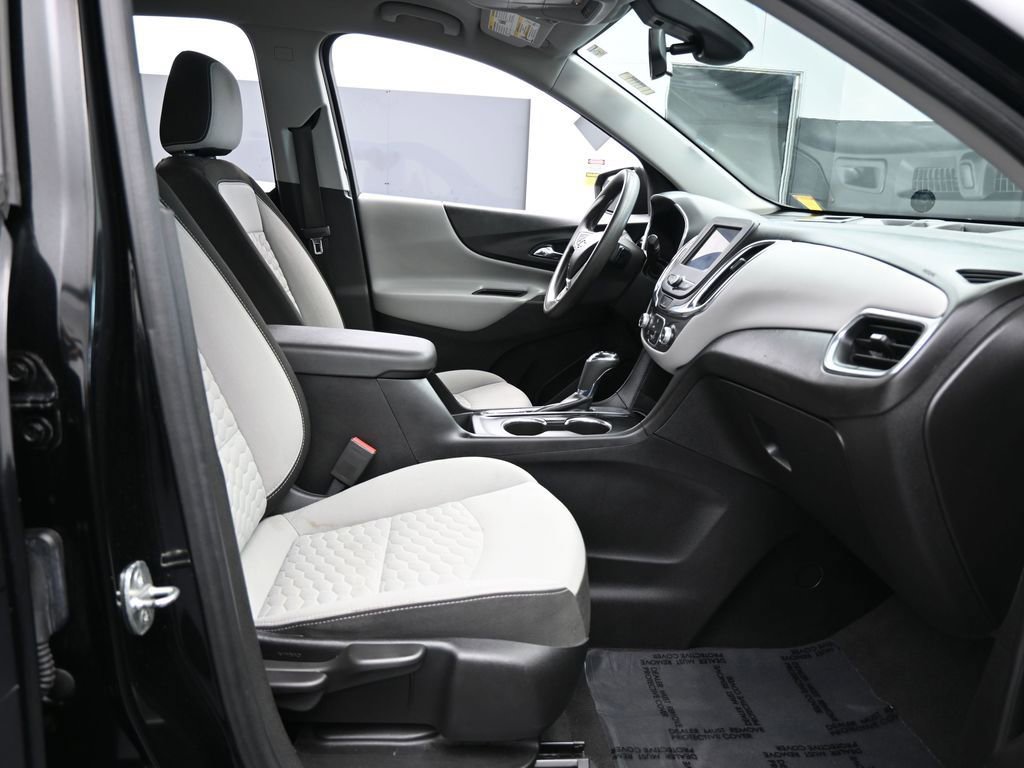 Used 2020 Chevrolet Equinox LS image 41