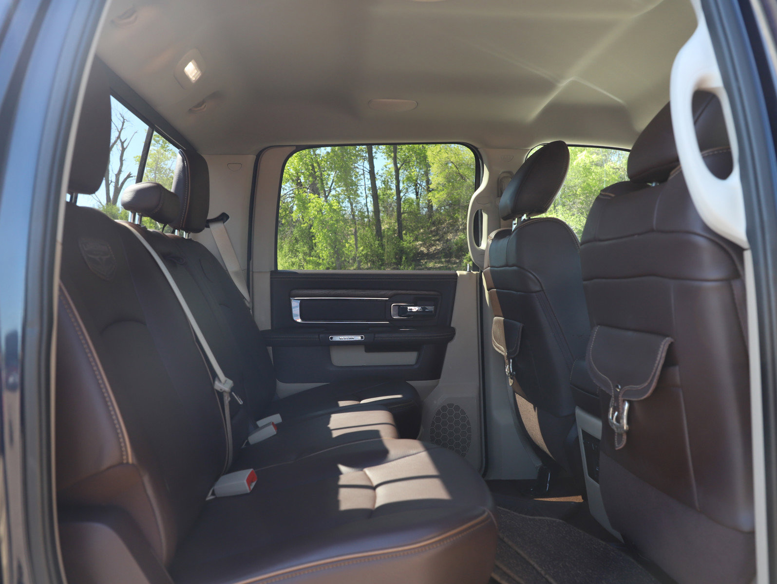 Used 2016 RAM 3500 Laramie Longhorn w/ Convenience Group AWD/4WD image 12