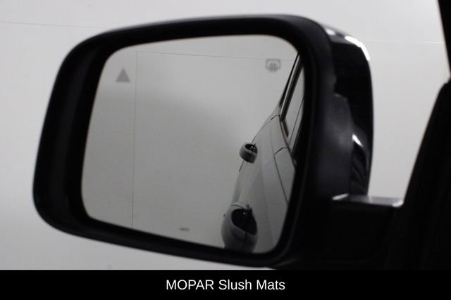 Used 2021 Jeep Grand Cherokee Laredo X image 41