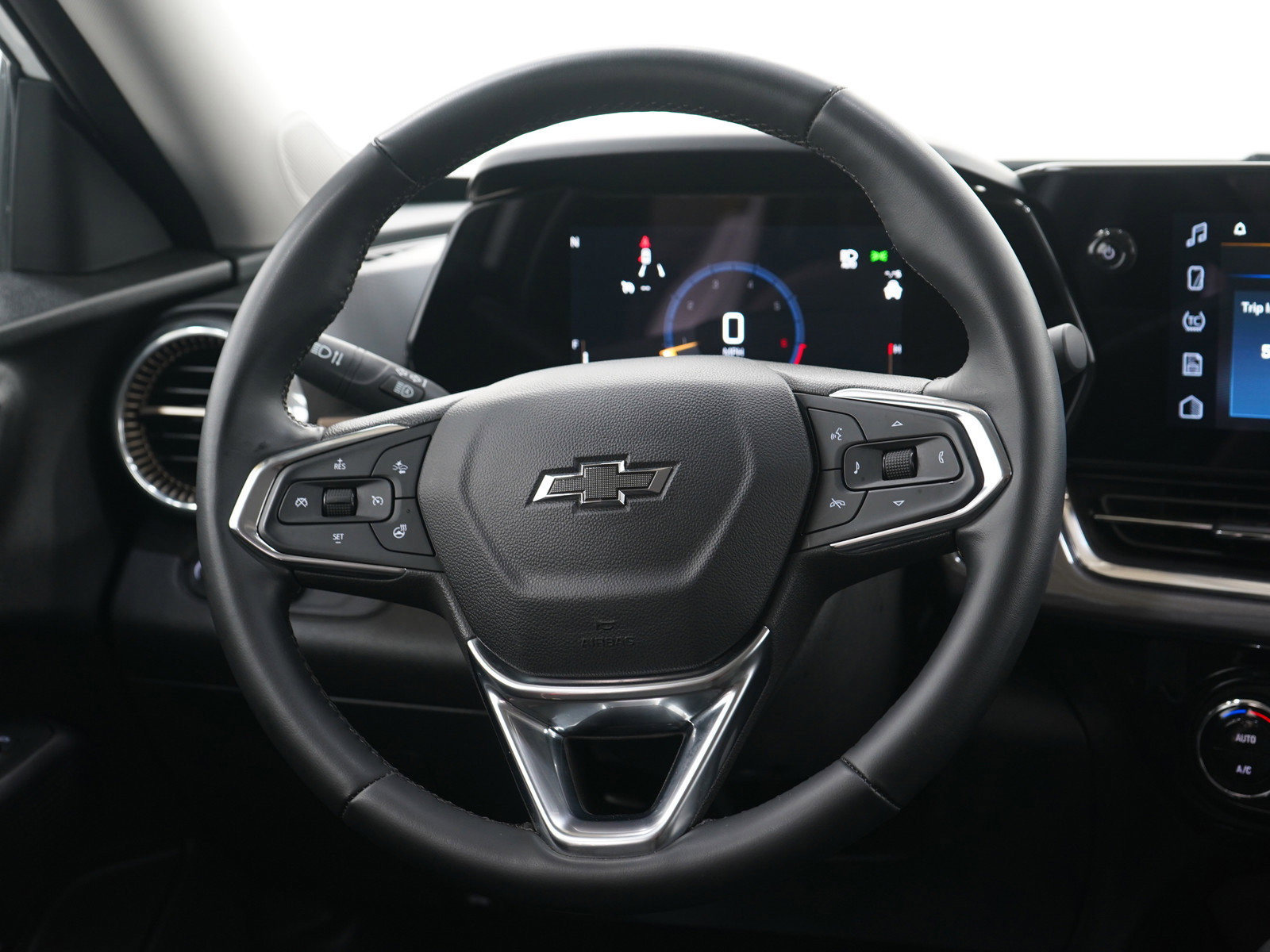 Used 2024 Chevrolet Trax ACTIV w/ Driver Confidence Package image 16