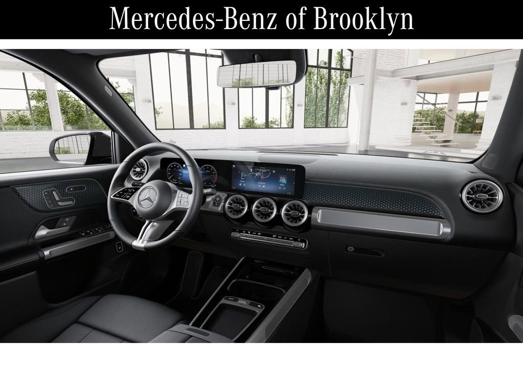 Used 2025 Mercedes-Benz GLB 250 4MATIC image 6