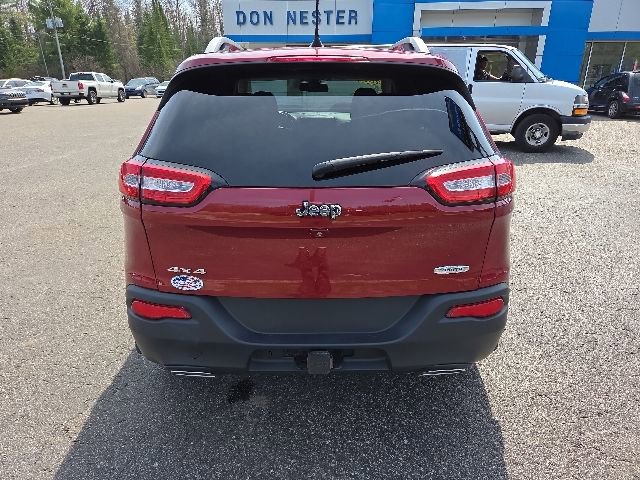 Used 2016 Jeep Cherokee Latitude w/ Cold Weather Group AWD/4WD image 21