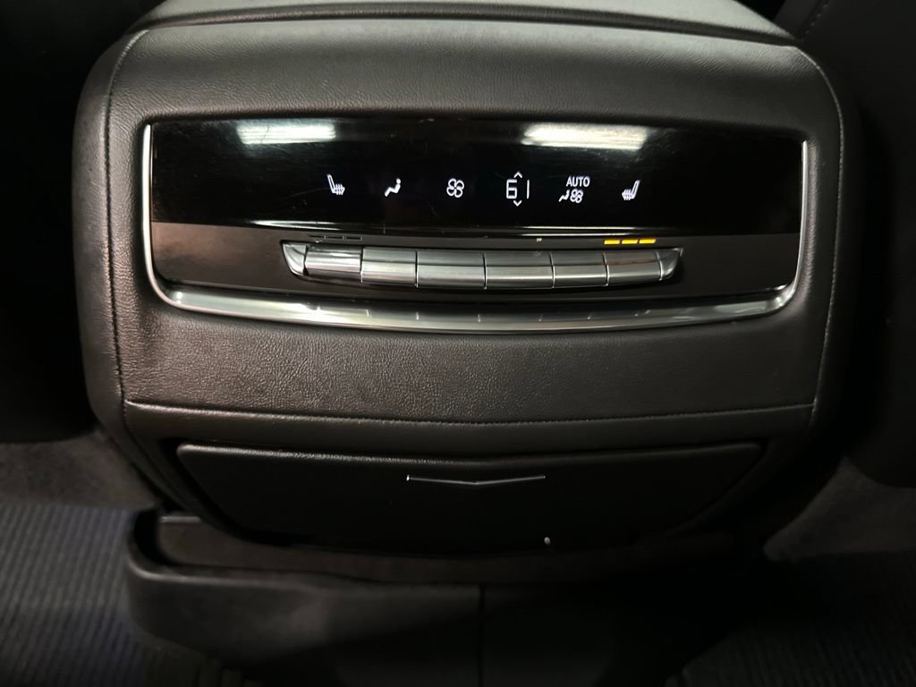 Used 2024 Cadillac Escalade ESV Premium Luxury w/ Performance Package AWD/4WD image 25