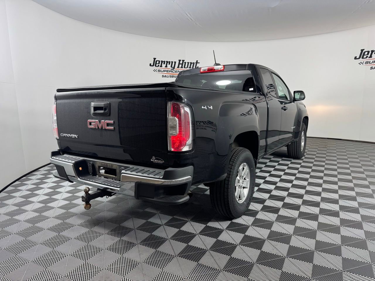 Used 2017 GMC Canyon Base w/ Convenience Package image 8
