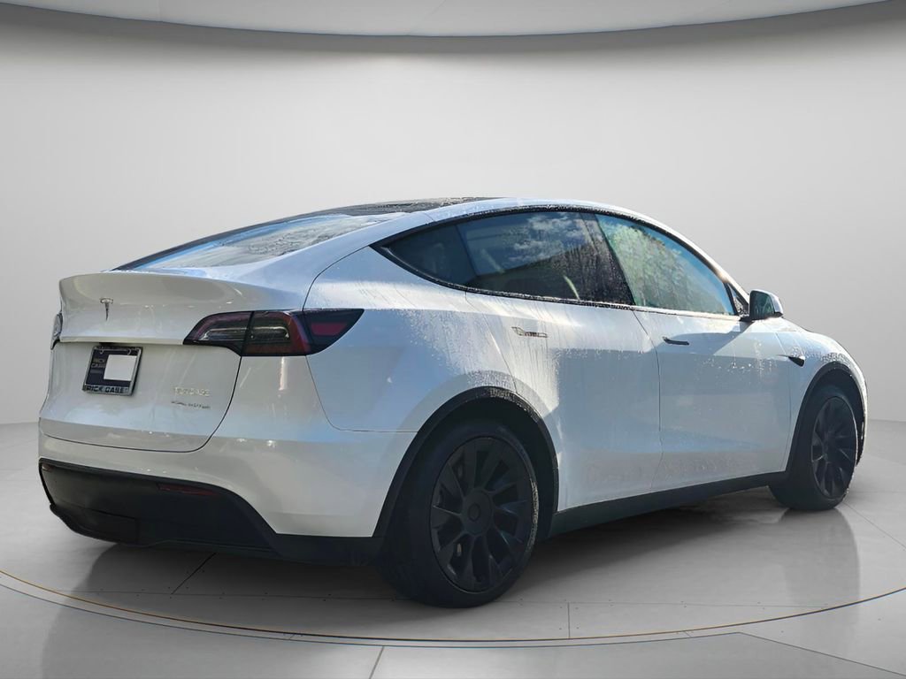 Used 2023 Tesla Model Y Long Range image 8