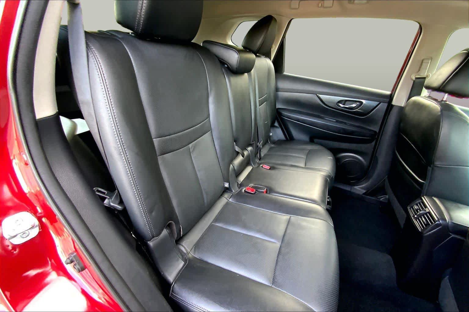 Used 2016 Nissan Rogue SL w/ SL Premium Package FWD image 19