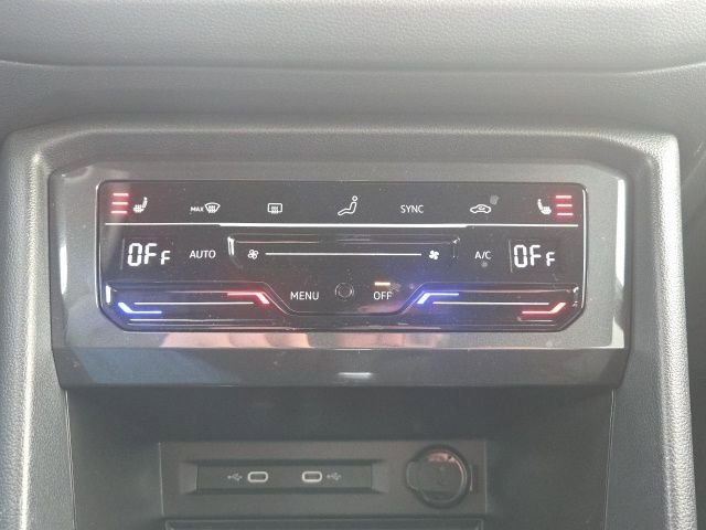 Used 2023 Volkswagen Tiguan SE R-Line image 33