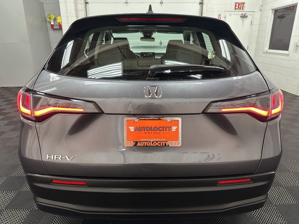 Used 2024 Honda HR-V LX image 9