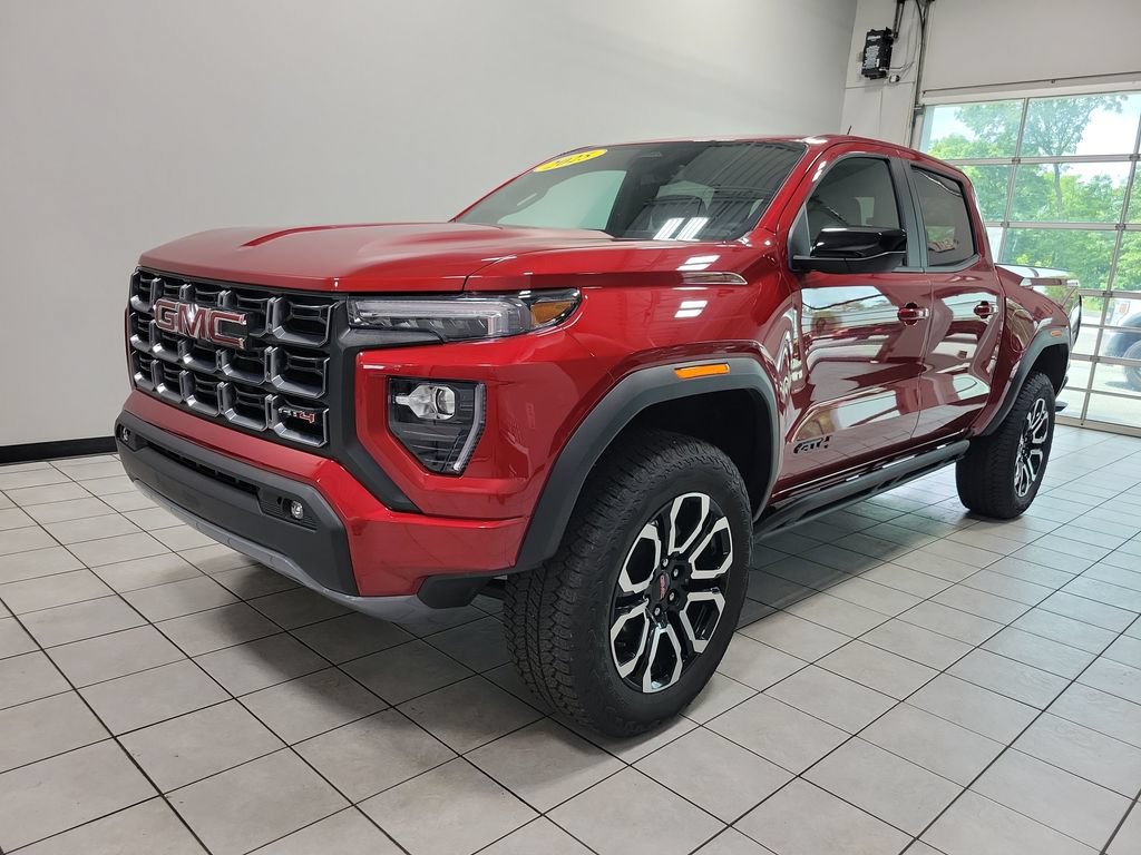 Used 2025 GMC Canyon AT4 w/ Nightfall Edition AWD/4WD image 7