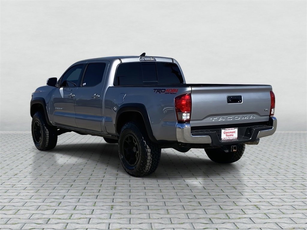Certified 2017 Toyota Tacoma TRD Off-Road image 4