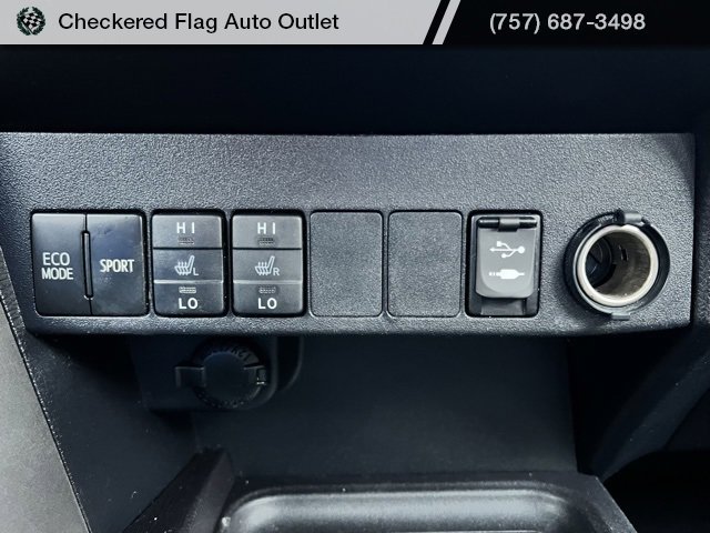 Used 2017 Toyota RAV4 SE image 36