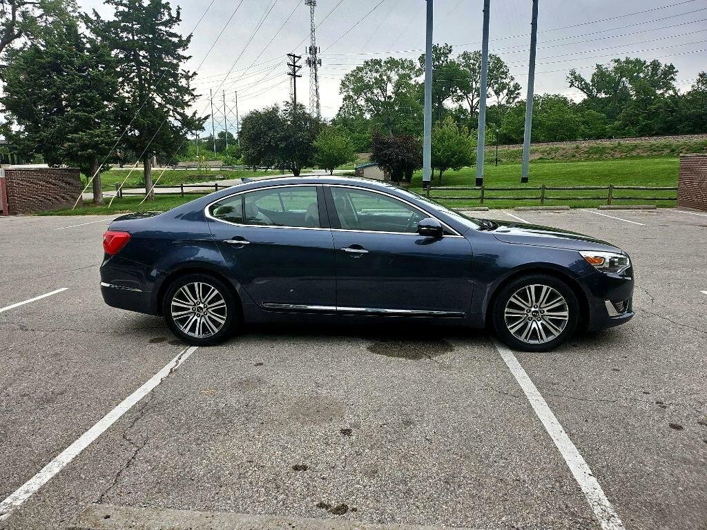 Used 2014 Kia Cadenza Premium image 4