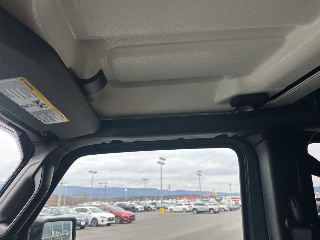 Used 2025 Jeep Wrangler Sport S image 39