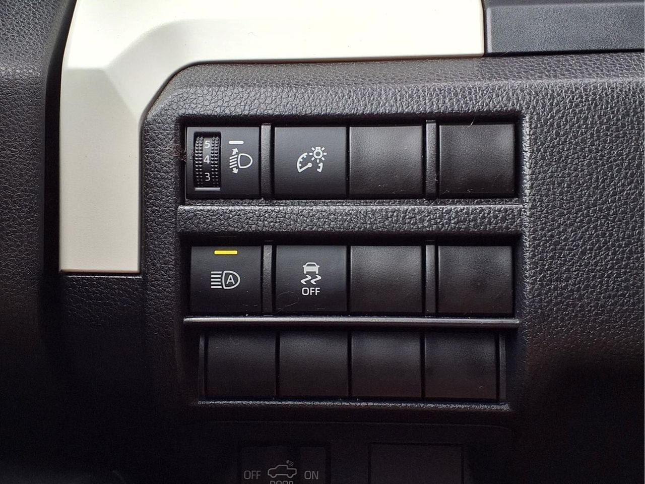 Used 2024 Toyota Tacoma TRD Off-Road AWD/4WD image 23