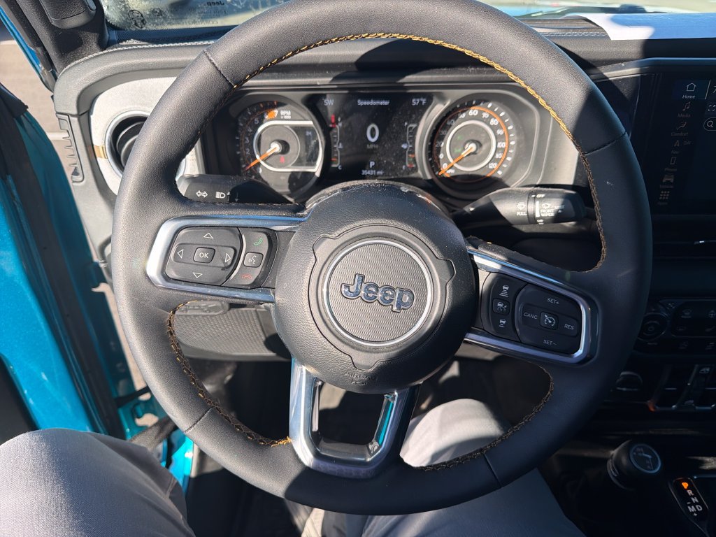 Used 2024 Jeep Wrangler Unlimited Sahara w/ Technology Group AWD/4WD image 25
