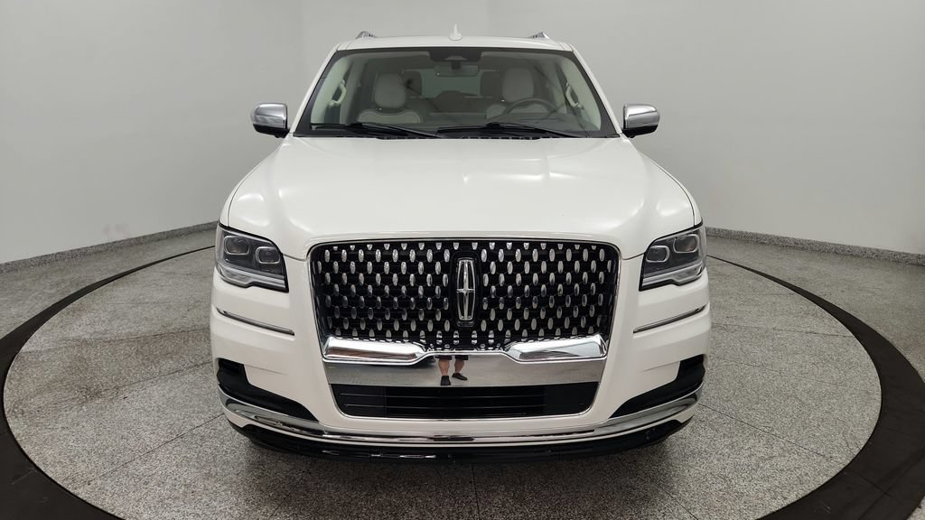 Used 2024 Lincoln Navigator Black Label AWD/4WD image 9