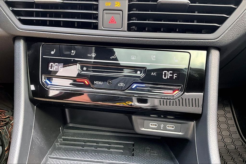 Used 2025 Volkswagen Jetta GLI Autobahn image 32