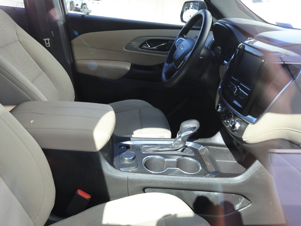 Used 2023 Chevrolet Traverse LS w/ Safety Package FWD image 15