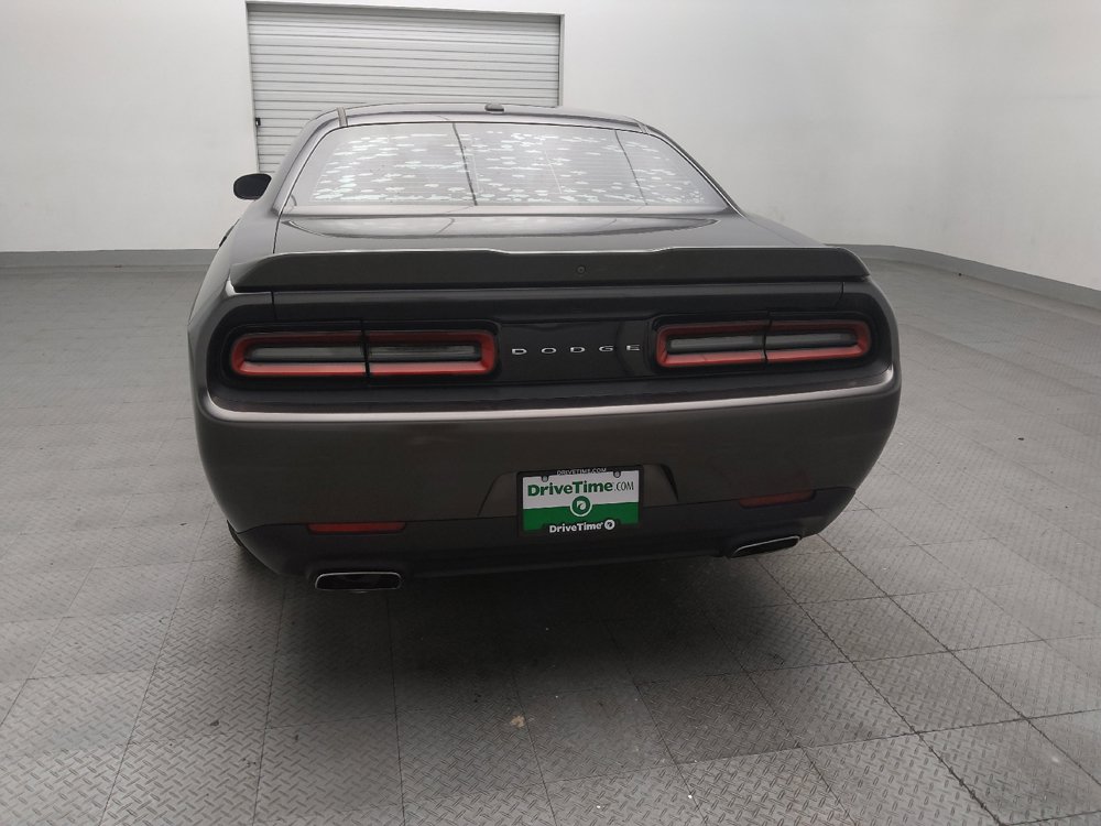 Used 2018 Dodge Challenger SXT RWD image 6