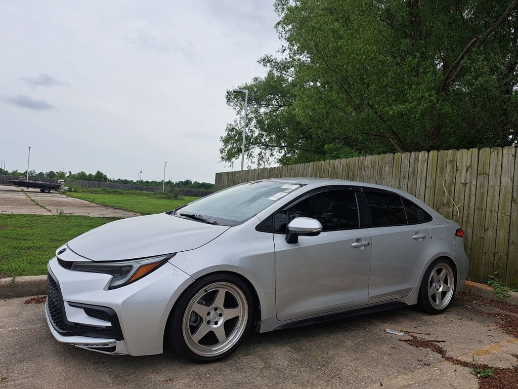 Used 2024 Toyota Corolla SE FWD image 1