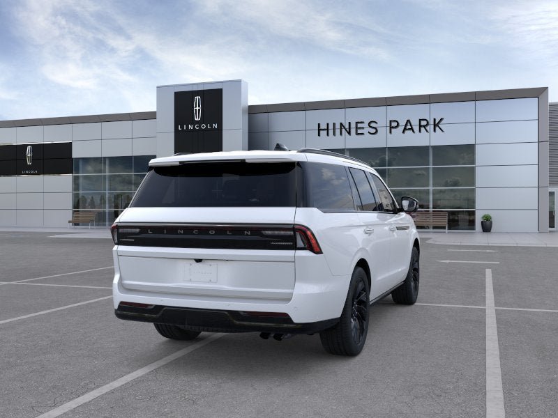 New 2026 Lincoln Navigator Reserve w/ Jet Appearance Package AWD/4WD image 8