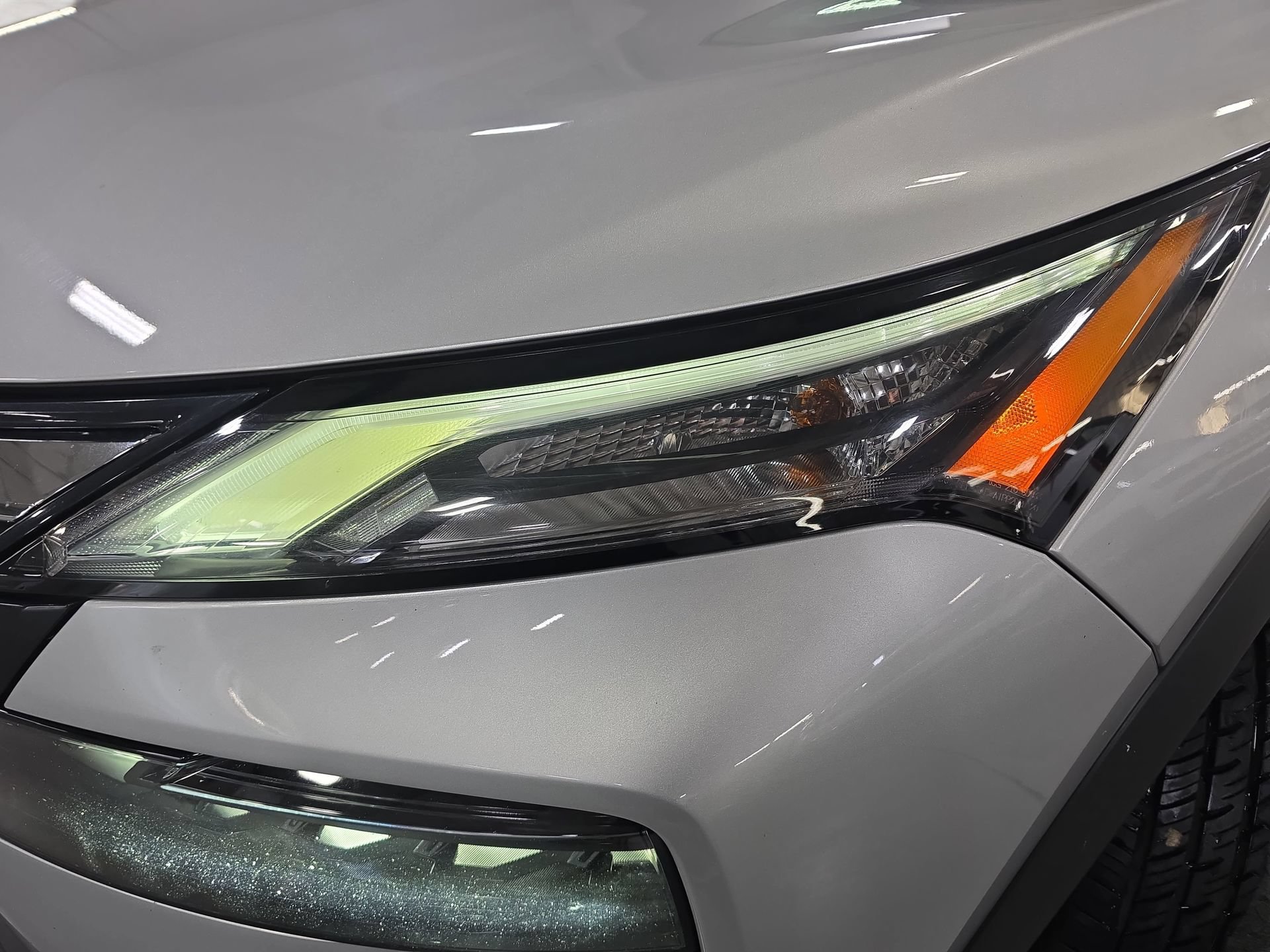 Used 2024 Nissan Rogue S FWD image 28