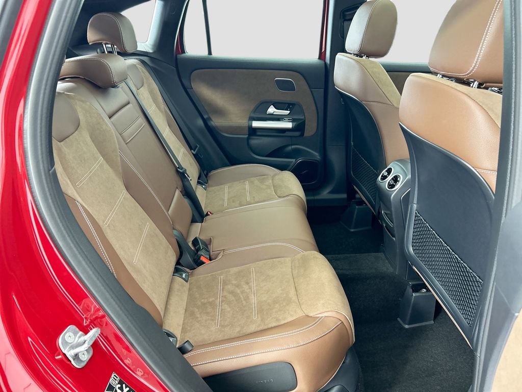 New 2026 Mercedes-Benz GLA 35 AMG 4MATIC image 21