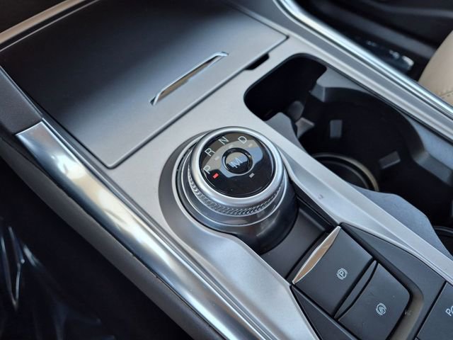Used 2020 Ford Explorer Platinum w/ Premium Technology Package AWD/4WD image 12