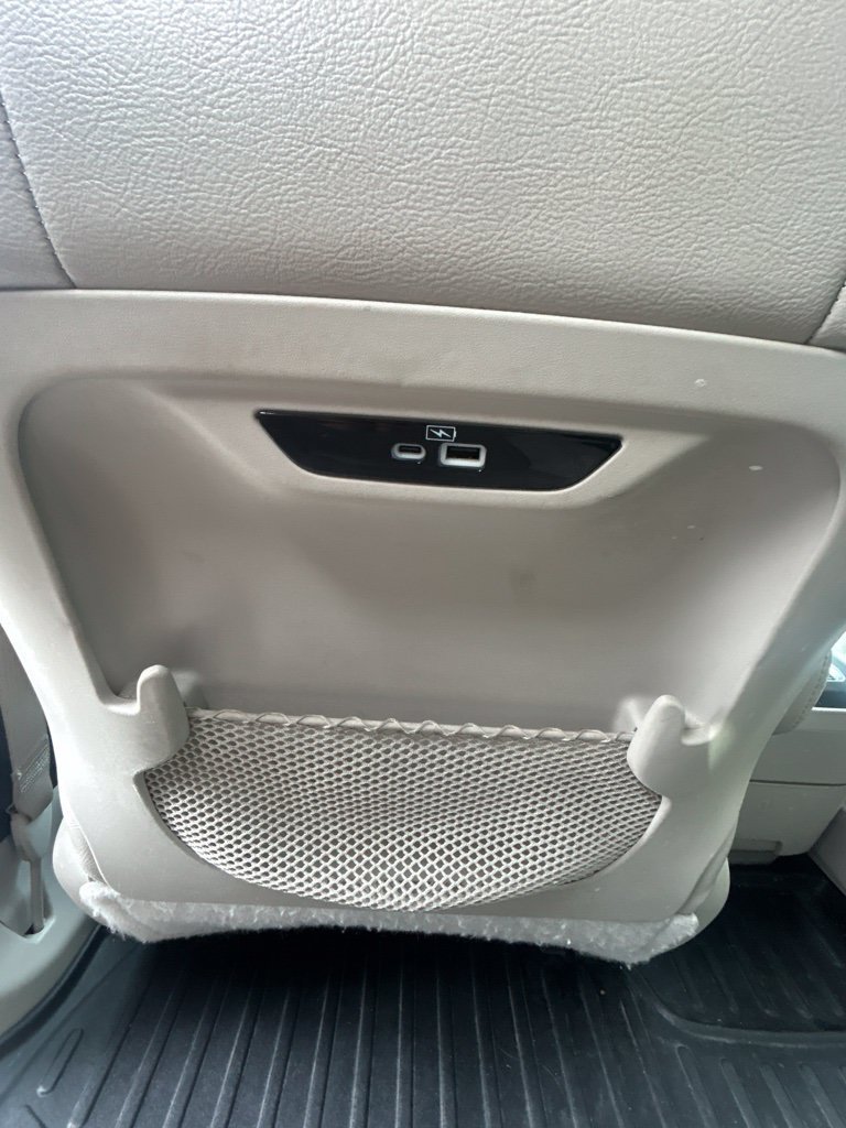 Used 2021 Chrysler Pacifica Touring-L FWD image 26