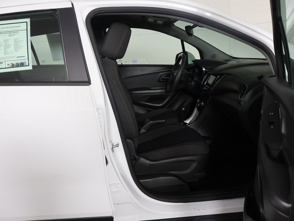 Used 2021 Chevrolet Trax LS image 27