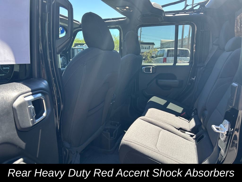 Used 2022 Jeep Gladiator Willys AWD/4WD image 26