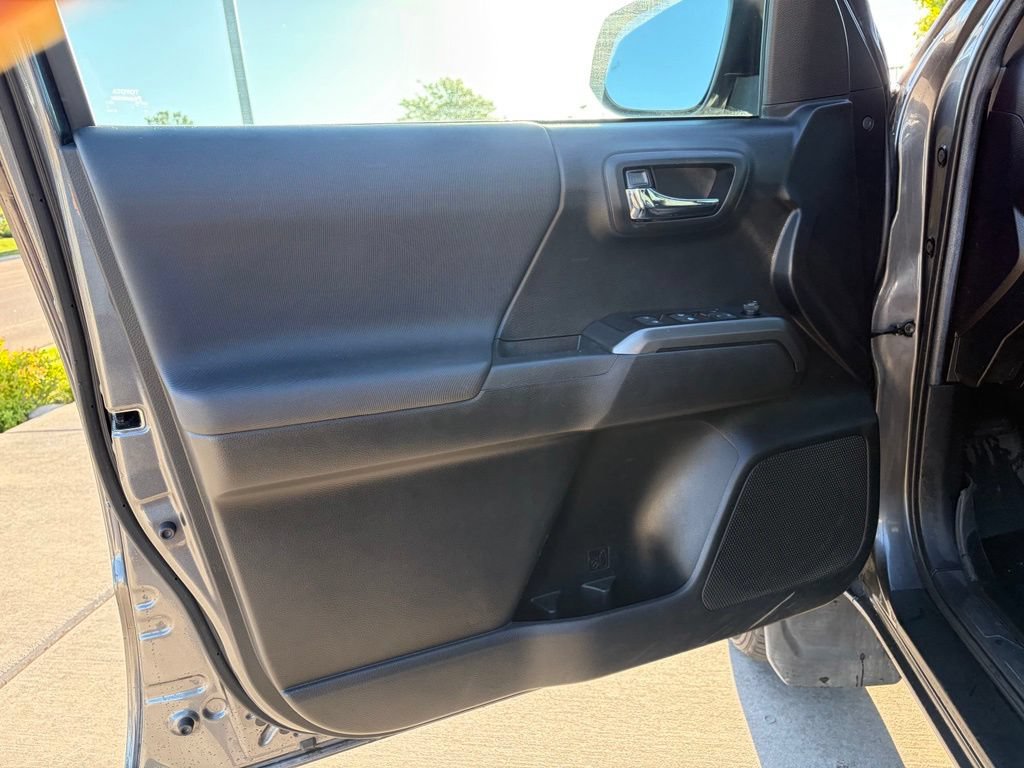 Used 2021 Toyota Tacoma 4x4 Double Cab w/ Tacoma SR5 Package image 13