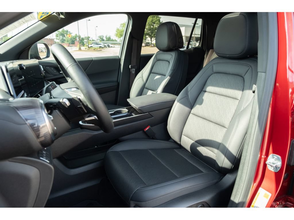 Used 2026 Chevrolet Equinox LT w/ Convenience Package II FWD image 12