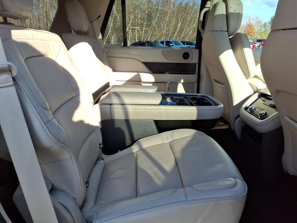 Used 2018 Lincoln Navigator Reserve w/ Technology Package image 10