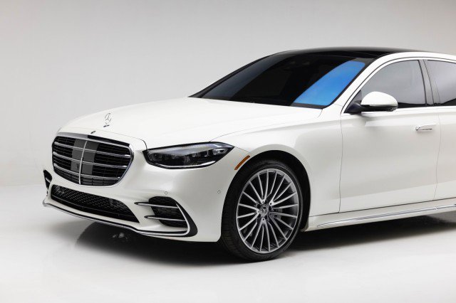 Used 2022 Mercedes-Benz S 500 4MATIC w/ AMG Line Package image 33