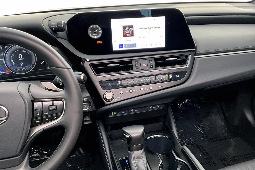 Used 2025 Lexus ES 300h w/ Premium Package FWD image 8