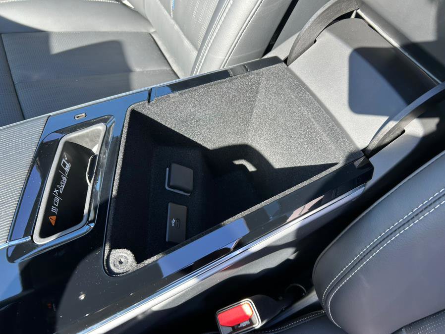 Used 2024 Cadillac Lyriq Luxury w/ LPO, Floor Liner Package image 22
