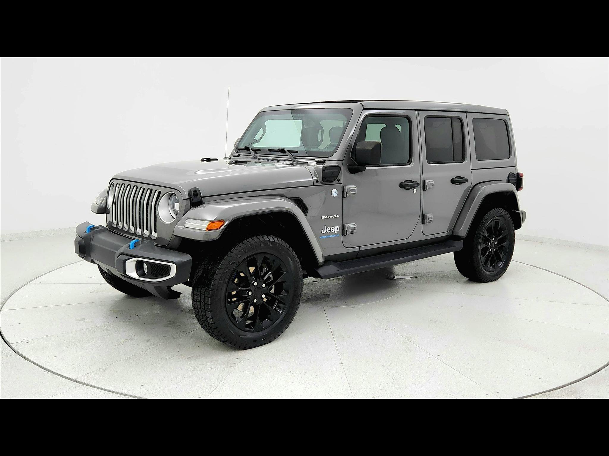 Used 2023 Jeep Wrangler Unlimited Sahara w/ Cold Weather Group AWD/4WD image 1
