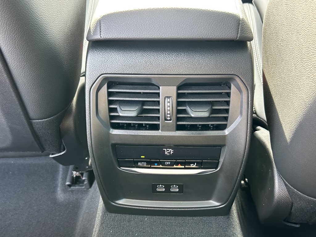 New 2026 BMW 330i Sedan w/ Convenience Package RWD image 33