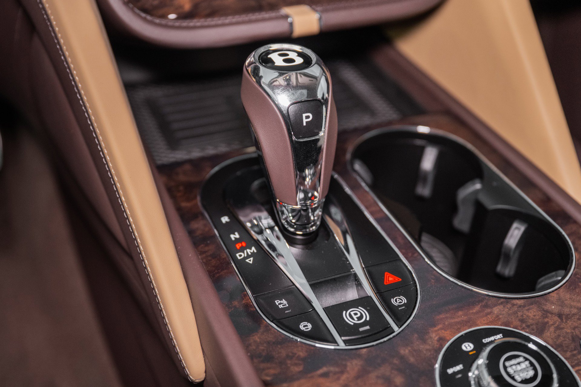 New 2025 Bentley Bentayga Extended Wheelbase image 52