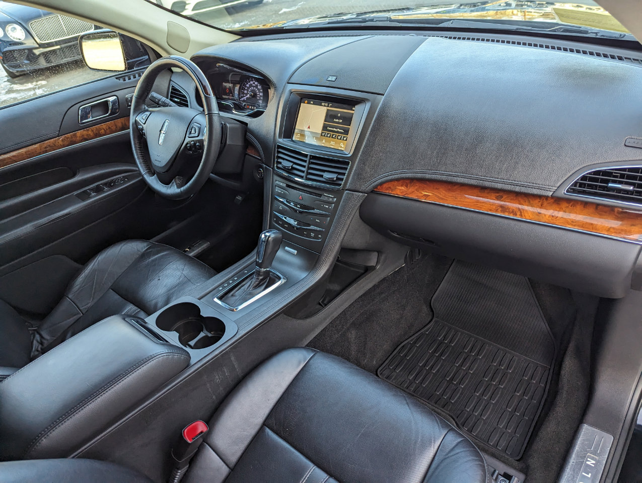 Used 2019 Lincoln MKT AWD image 29