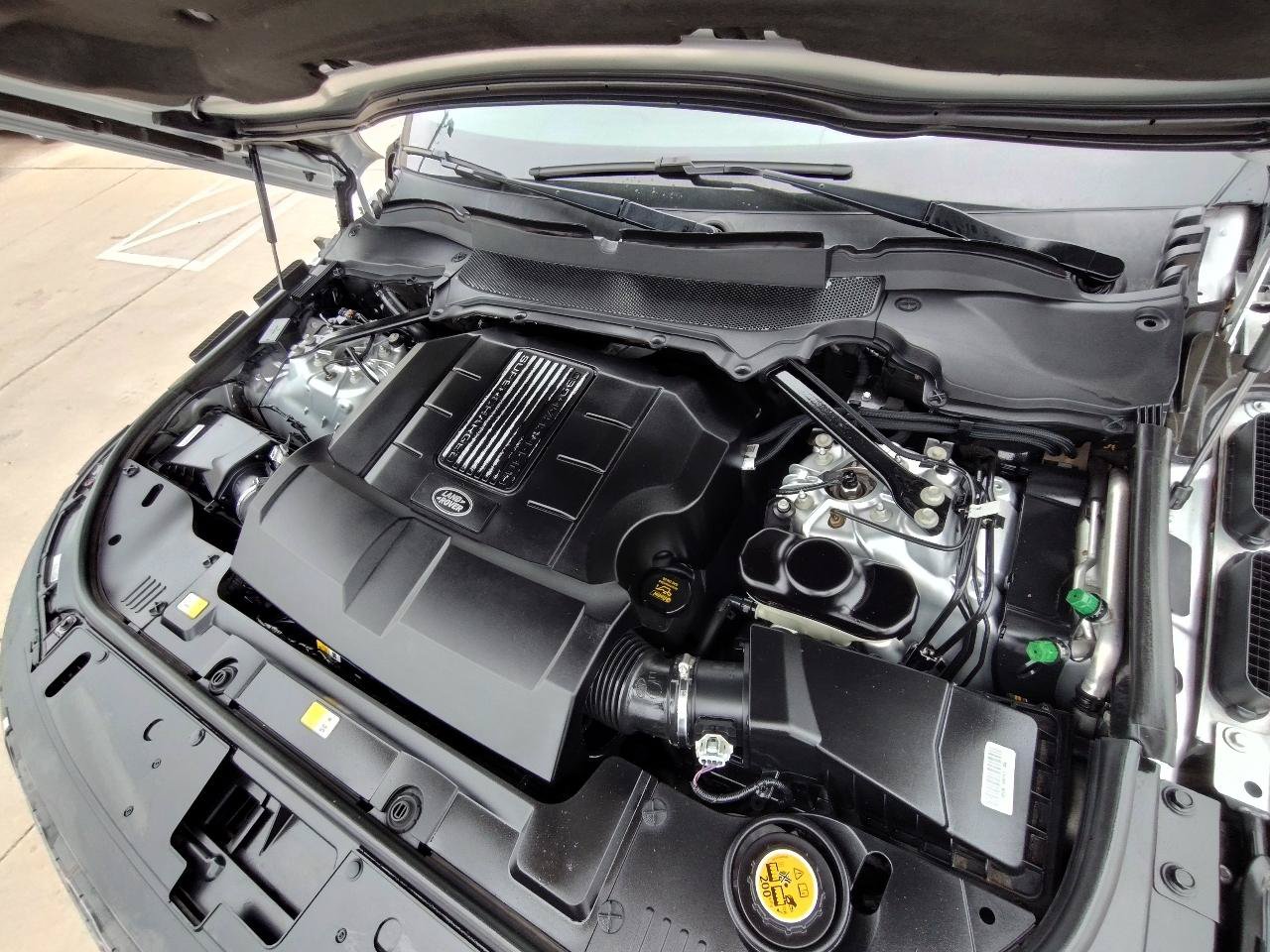 Used 2019 Land Rover Range Rover Supercharged AWD/4WD image 13