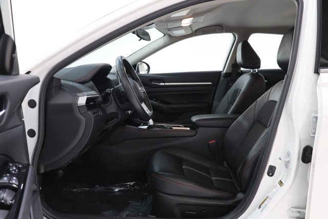 Used 2025 Nissan Altima 2.5 SR FWD image 16