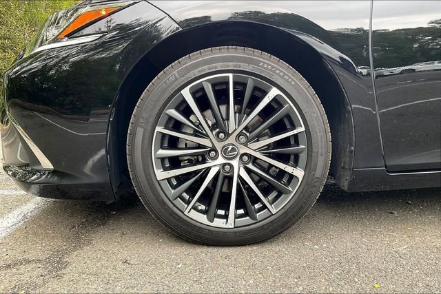 Certified 2024 Lexus ES 250 w/ Premium Package AWD/4WD image 34