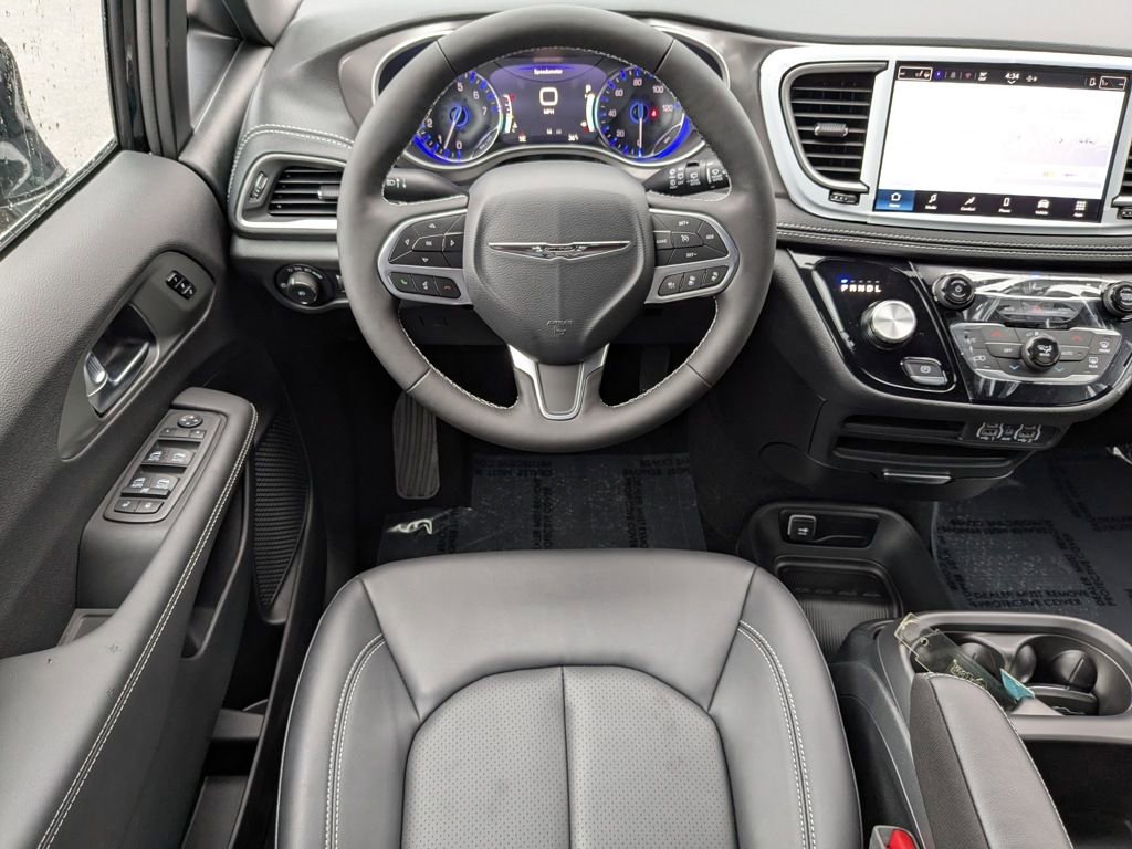 New 2025 Chrysler Pacifica Select image 27