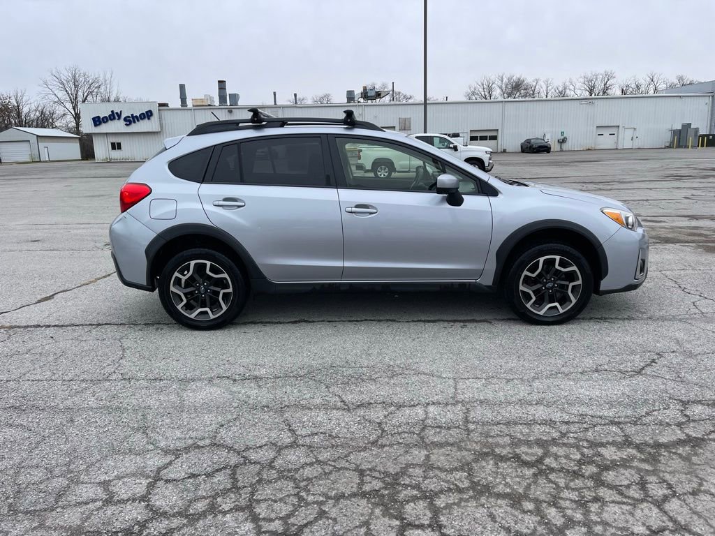 Used 2017 Subaru Crosstrek 2.0i Premium image 6