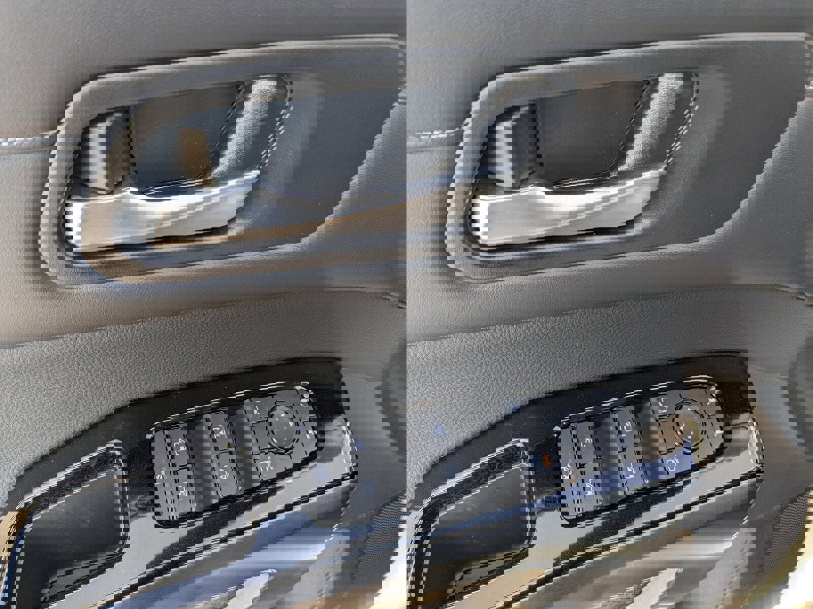 New 2026 Nissan Pathfinder SL w/ SL Premium Package image 15