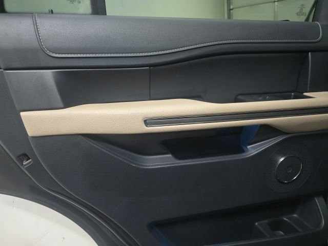 Used 2024 Ford Expedition XLT image 16
